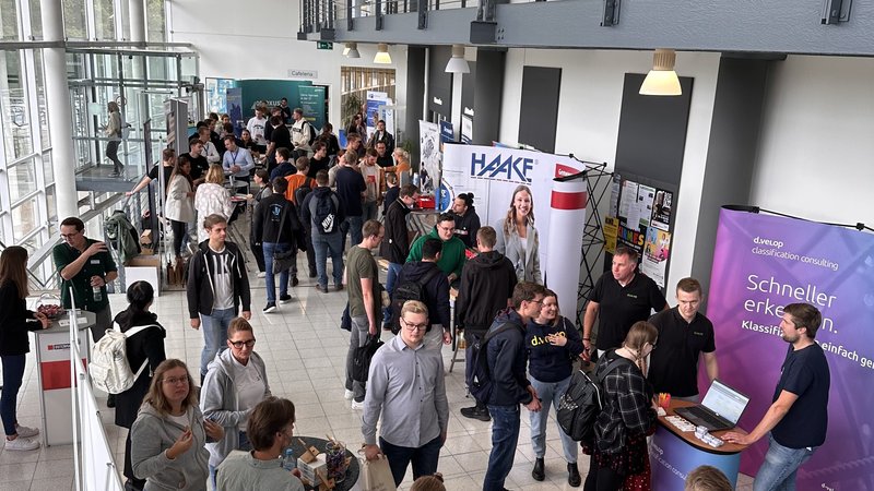 Rund 40 Unternehmen stellten sich bei der Internationalen Matchingmesse in auf dem Campus Bocholt vor. Foto: Wirtschaftsförderungs- und Stadtmarketinggesellschaft Bocholt