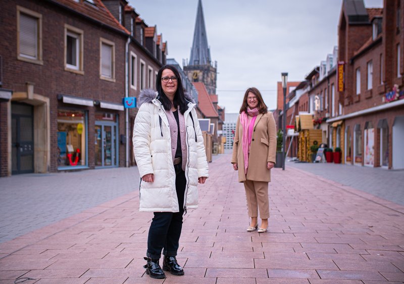 Katrin Damme und Bürgermeisterin Karola Voß