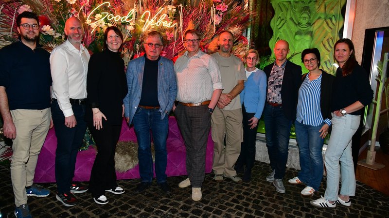 Die alten und neuen Vorstandsmitglieder der Vredener Wirtschaftsvereinigung (von links): Nils Waning, Markus Thesing, Eva-Maria Imping, Matthias Plewa, Stefan Tenwinkel, Rolf Elsing, Marlies Röring, Franz-Wilhelm Frankemölle, Christiane Lechtenberg und Christina Lansing. Foto: Christian Gewers 