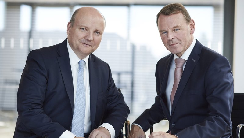 Blicken gemeinsam auf 2024: IHK-Präsident Dr. Benedikt Hüffer (links) und IHK-Hauptgeschäftsführer Dr. Fritz Jaeckel. Foto: Mensing/IHK Nord Westfalen