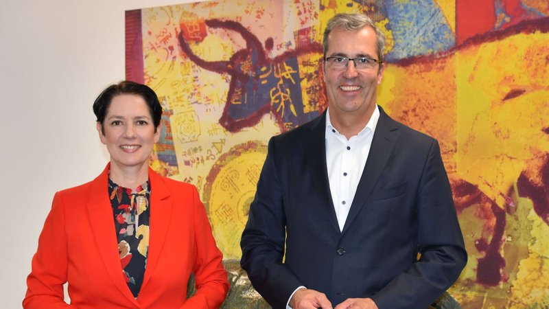 NRW-Landwirtschaftsministerin Silke Gorißen sprach mit Agravis-Vorstandschef Dr. Dirk Köckler bei ihrem Besuch bei Agravis in Münster. Foto: Agravis Raiffeisen AG