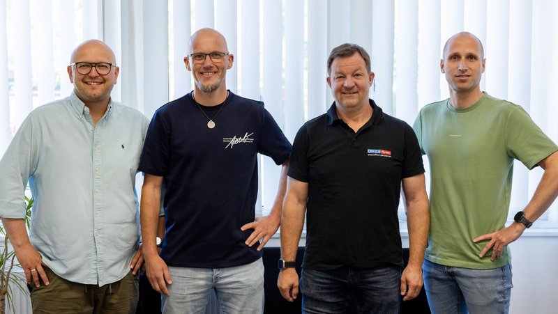 Hermann-Wilhelm Wantia (links) und Andre Buddendick (rechts) verstärken die Geschäftsführung um Sven Osterholt (Zweiter von links) und Peter Pölling. Foto: Office Partner 