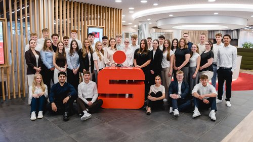 Bei der Kreissparkasse Steinfurt sind 37 neue Azubis gestartet. Foto: Kreissparkasse Steinfurt