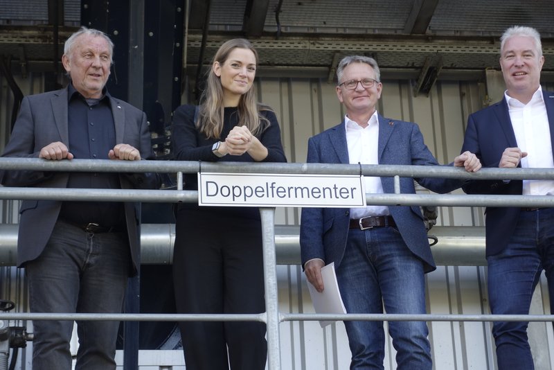 Setzen sich dafür ein, dass künftig noch mehr Biogas auf Basis von Bioabfällen erzeugt wird (von links): Reiner Priggen, Eliza Diekmann, Stefan Bölte und Hendrik Becker
