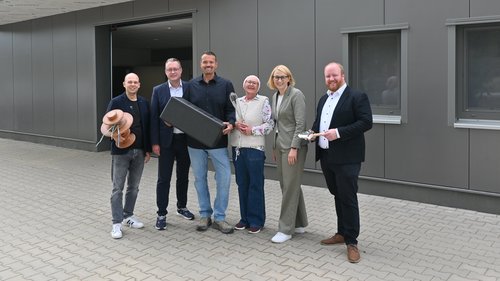 Bei der Eröffnung von Kraut & Rüben (von links): Dirk Brockmeyer, Ingmar Bojes, Roman Naubereit, Karola Naubereit, Katharina Pötter und Alexander Strangmann. Foto: WFO