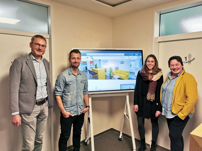 Bei der Eröffnung der coworkschanze (von links): Klaus Ludden (pro-t-in GmbH), Torben Bruns (Stadt Lingen), Lisa Vorwerk (Wachstumsregion Ems-Achse e.V.), Dr. Annette Wilbers-Nötzel (pro-t-in GmbH)