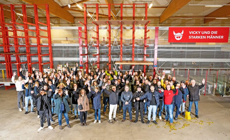 Das Waterkamp-Team feierte die Eröffnung und Inbetriebnahme des Flächenlagers in Rheine.