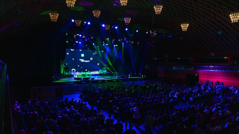 Rund 10.000 Teilnehmende werden bei der diesjährigen data:unplugged in der Halle Münsterland erwartet. Dort stellt sich auf Office Partner aus Gescher vor. Foto/Quelle: Office Partner