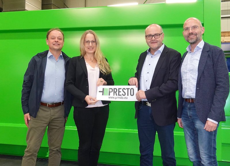 Beim Besuch von Presto (von links): der stellvertretender Bürgermeister von Bad Laer, Stefan Kleine-Wechelmann, Landrätin Anna Kebschull, Presto-Geschäftsführer Uwe Frerig und WIGOS-Geschäftsführer Peter Vahrenkamp. Foto: Sandra Joachim-Meyer