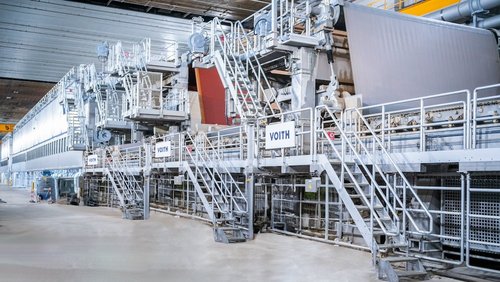 Die Papiermaschine (PM2) in Werk Myszkow läuft nach Modernisierung effizienter und auf doppelter Kapazität. Foto:Schumacher Packaging GmbH