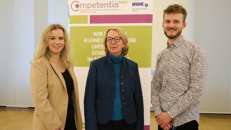 Das Team des Kompetenzzentrums Frau und Beruf Münsterland freut sich auf die nächsten Vorhaben (von links): Sandra Sikorski, Claudia von Diepenbroick-Grüter und Aaron Melis. Foto: HWK