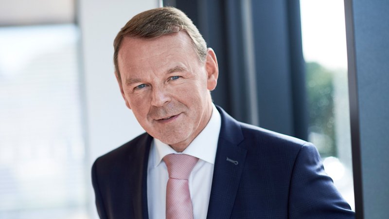 Dr. Fritz Jaeckel, Hauptgeschäftsführer der IHK Nord Westfalen, fasste die Zahlen der aktuellen IHK-Konjunkturumfrage zusammen. Foto: Mensing/IHK Nord Westfalen 
