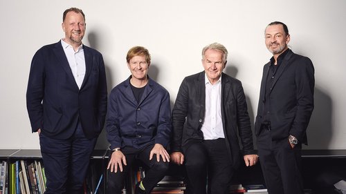 Besiegeln die Zusammenarbeit von agn und PSP in Hamburg: Bernd Leusmann, Michael Specht, Jörg Huhnholz und Christoph Bösch. Foto: Johannes Arlt