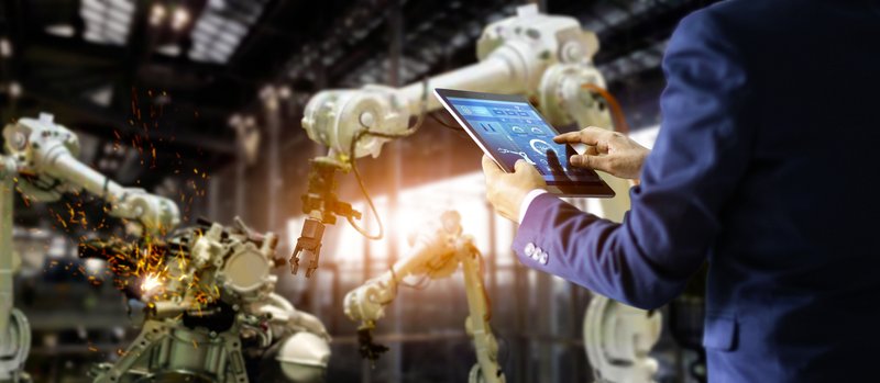 Digitalisierung in der Produktion (Foto: AdobeStock/ ipopha)