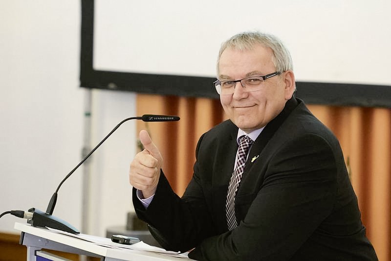 Dr. Helfried Schmidt