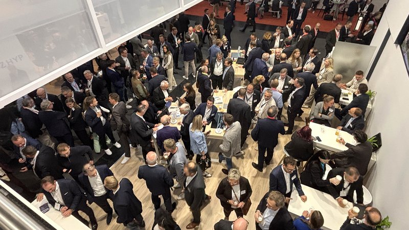 Der Gemeinschaftsstand Münster|Land auf der Expo Real bildet auch 2026 den Rahmen für Gespräche und Kontakte in der Immobilienwirtschaft. Foto: Wirtschaftsförderung Münster GmbH/Martin Rühle