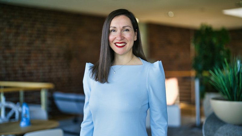 Julia Japec ist neue Vertriebsvorständin bei Atruvia. Foto: Atruvia