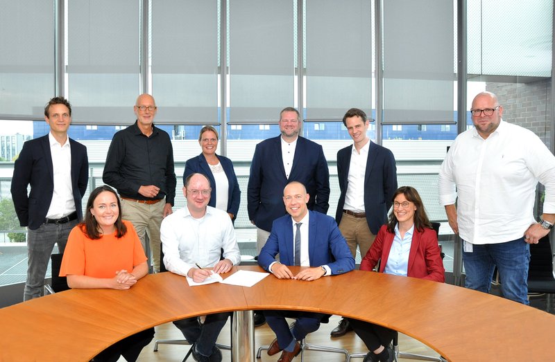In Münster haben die Vertreter der Westfalen AG, der Stadtwerke, der Stadtnetze Münster GmbH und der FFB jetzt die Absichtserklärung zur Realisierung einer Wasserstoff-Produktionsanlage im Hansa-BusinessPark Münster ist unterzeichnet. 