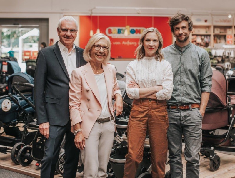 Gabriele (Zweite von links) und Wilhelm Weischer mit ihren Kindern Dr. Anna Weber und Dr. Jan Weischer